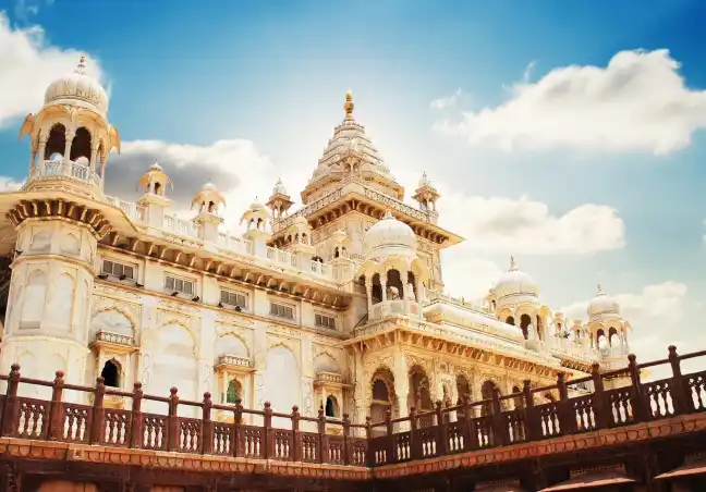 Conductor Privado en India – Servicios Premium de Viaje por Sonu Conductor